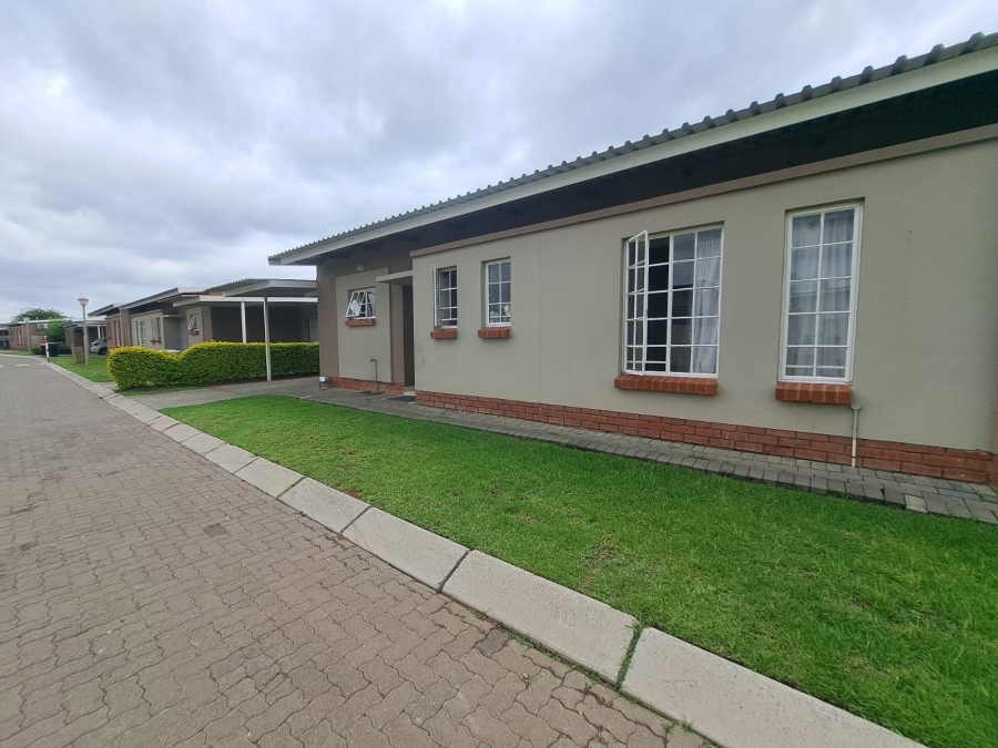 To Let 3 Bedroom Property for Rent in Waterval East North West